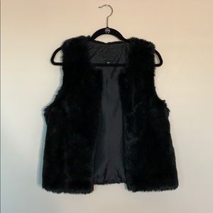 FAUX FUR VEST